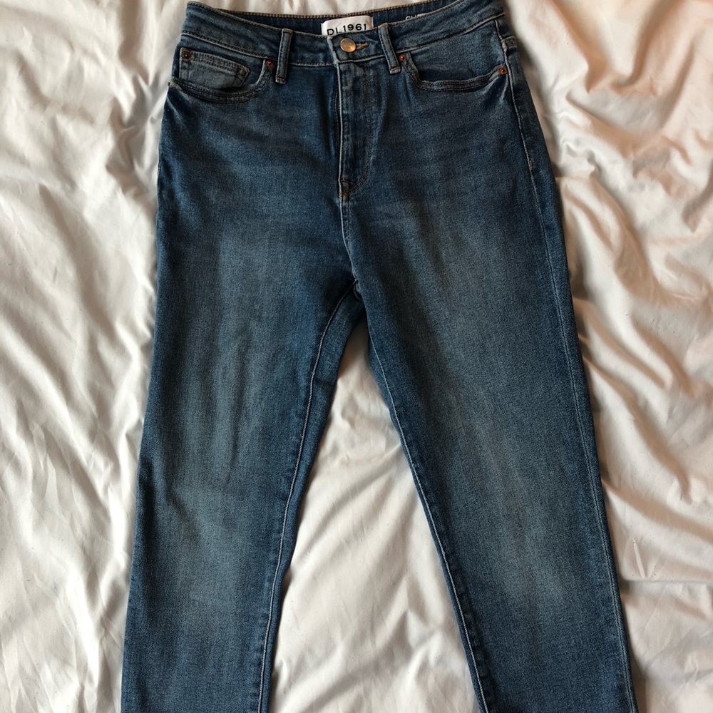 DL 1961 NEVER WORN “CHRISSY” Trimtone Skinny Jean